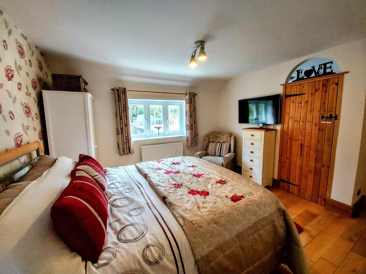 Minutes From Lyme Regis Self-Catering Suite With Stunning Countryside Views & Double Bath Axminster Ngoại thất bức ảnh